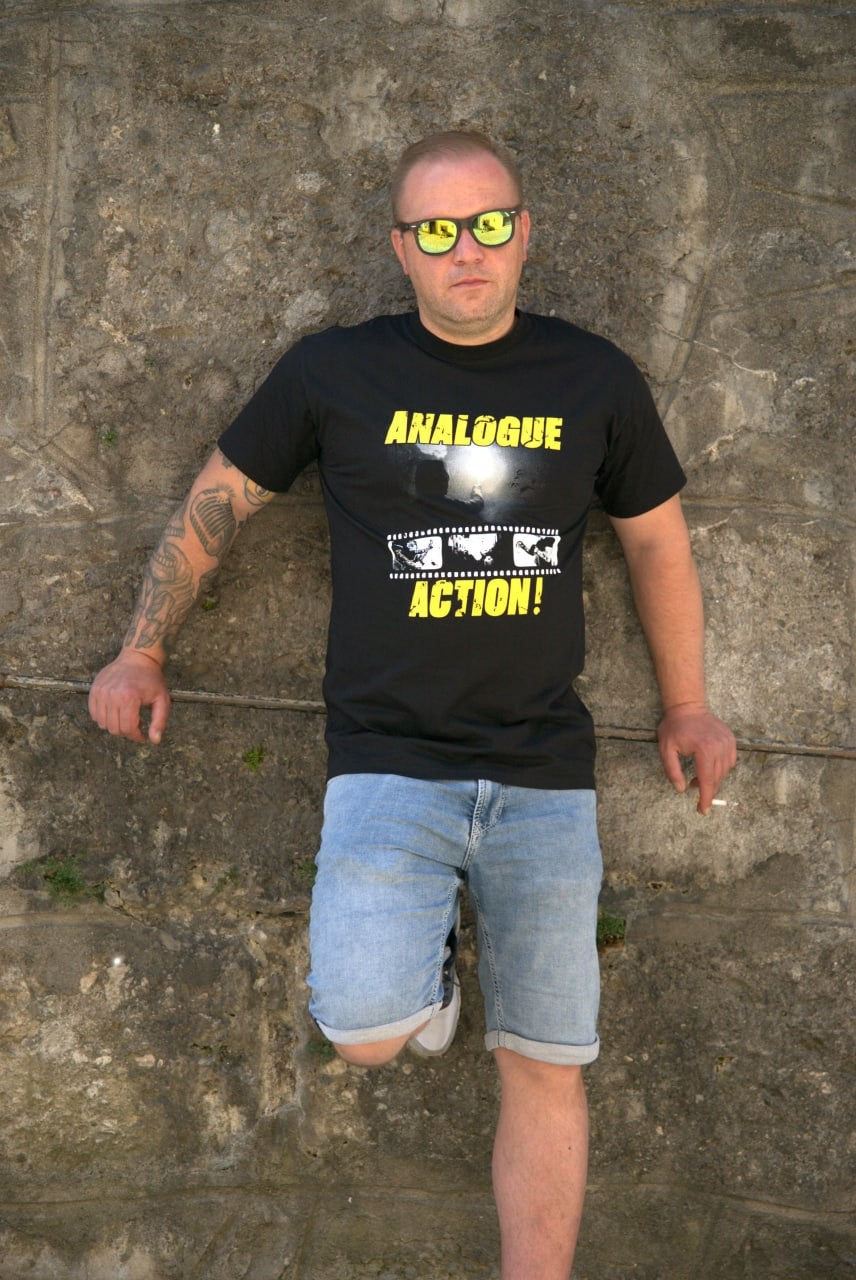 Shirt "Analogue Action"